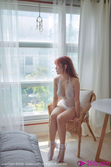 我透过校服短袖看到了图片